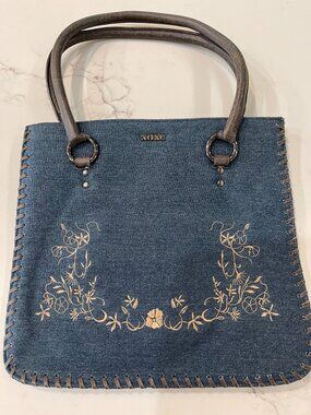 XOXO Denim Bag with Stitching - Leather handle - CUTE!